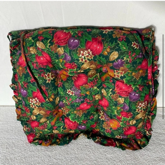 Vintage Green Red Vegetable Print  Tie On Chair Cushions With Ruffle Trim x2 - Picture 3 of 8